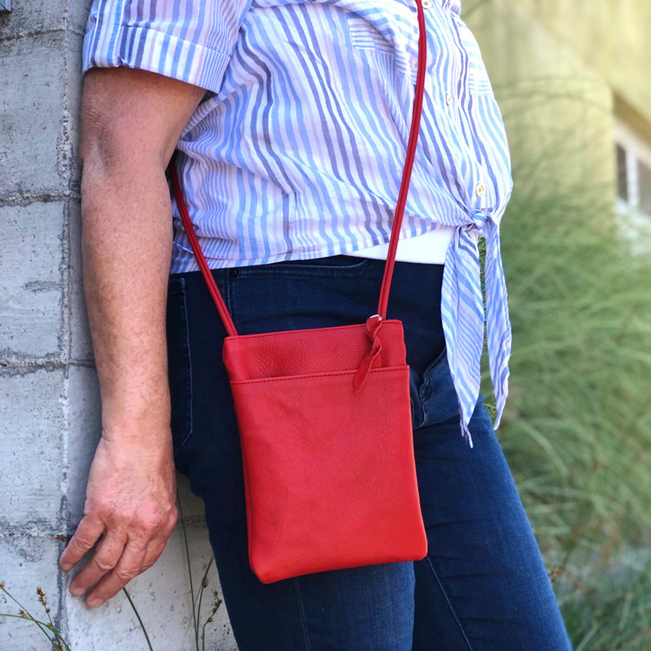 SVEN Style No. 022 Crossbody/ Shoulder Bag red leather