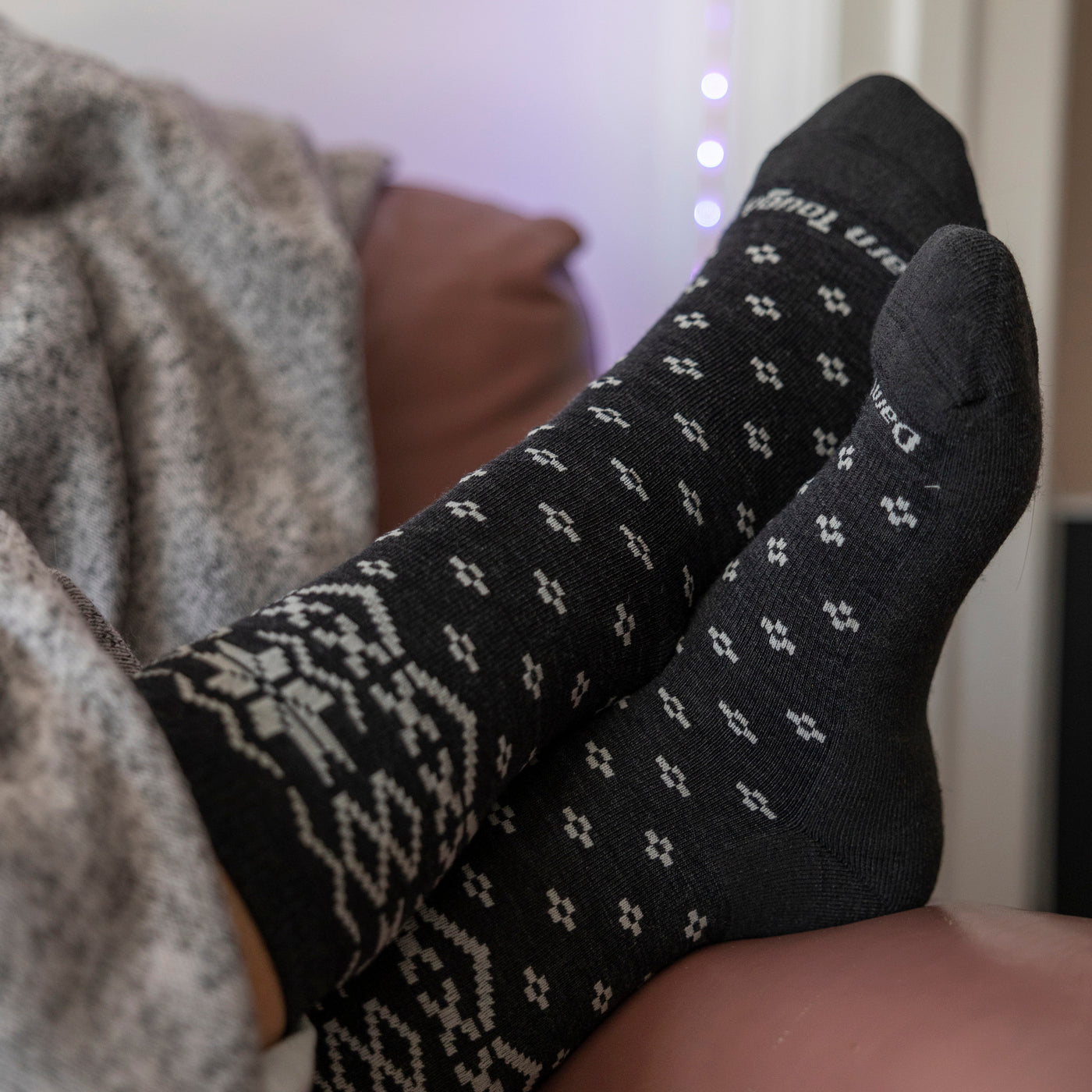 Darn Tough Women's Lifestyle Shetland Crew Lightweight with Cushion charcoal