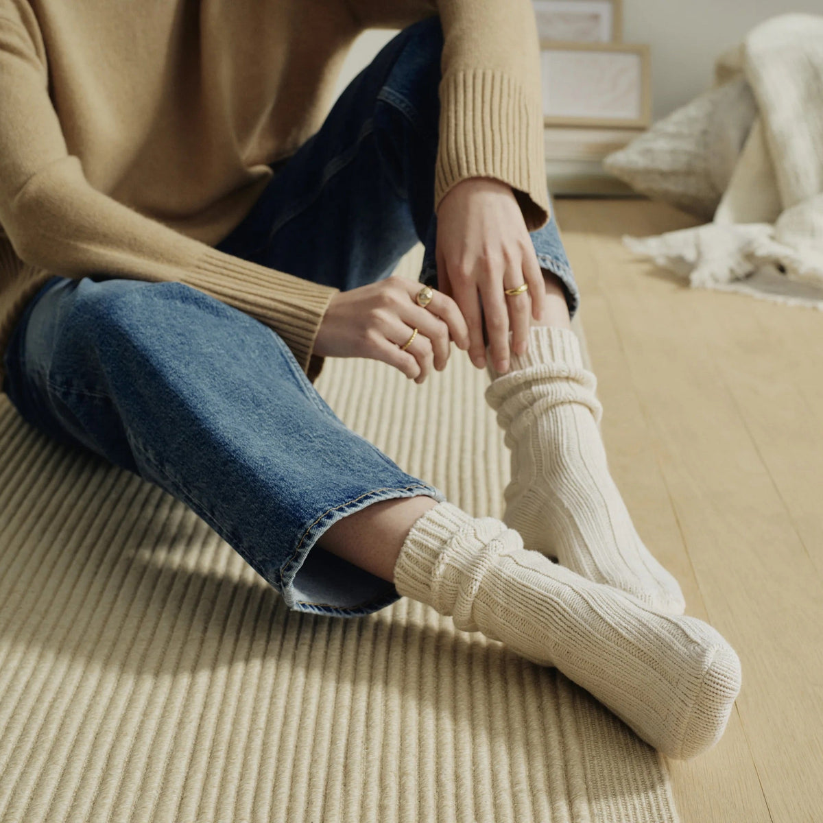 #color_off white