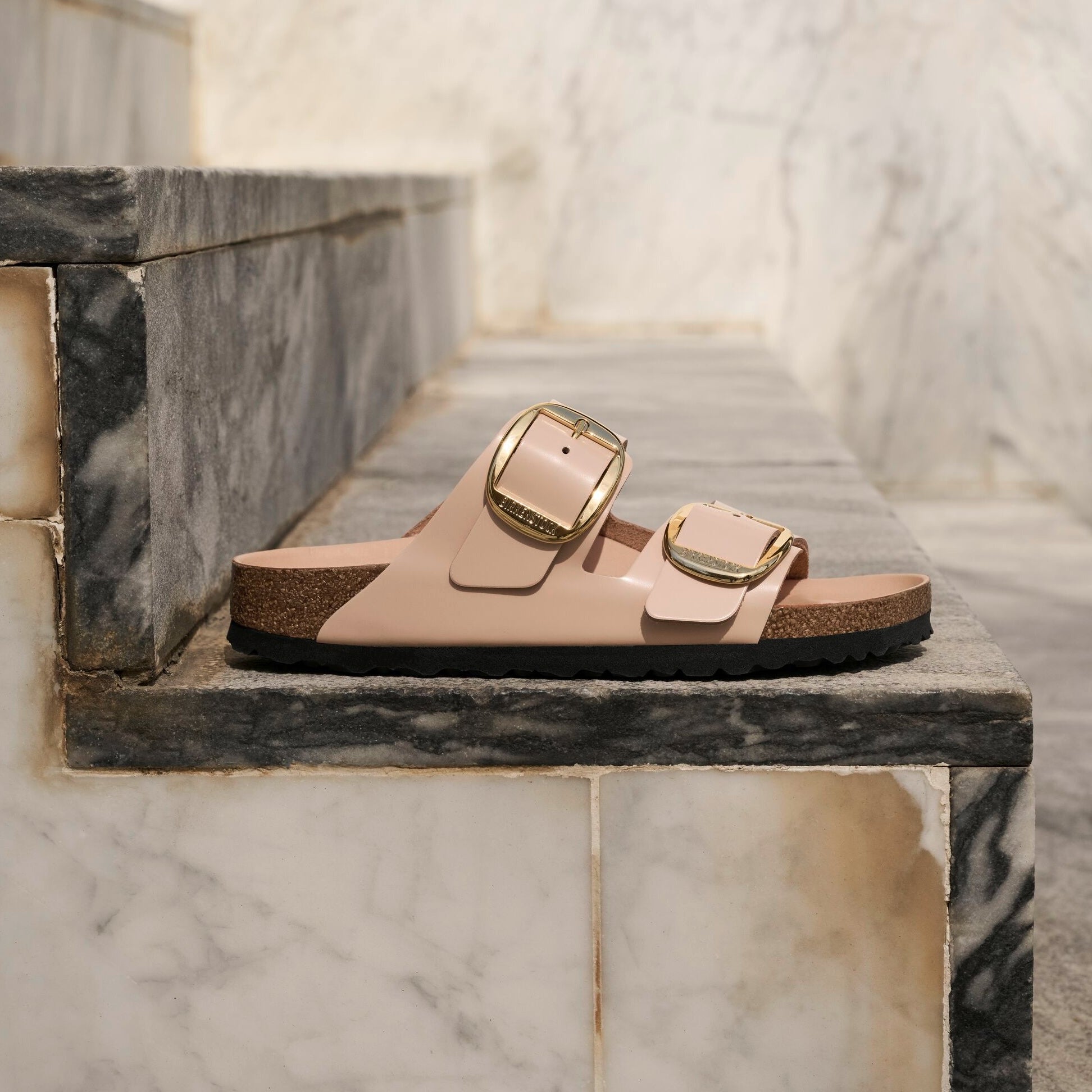 Birkenstock Arizona Big Buckle high shine new beige leather