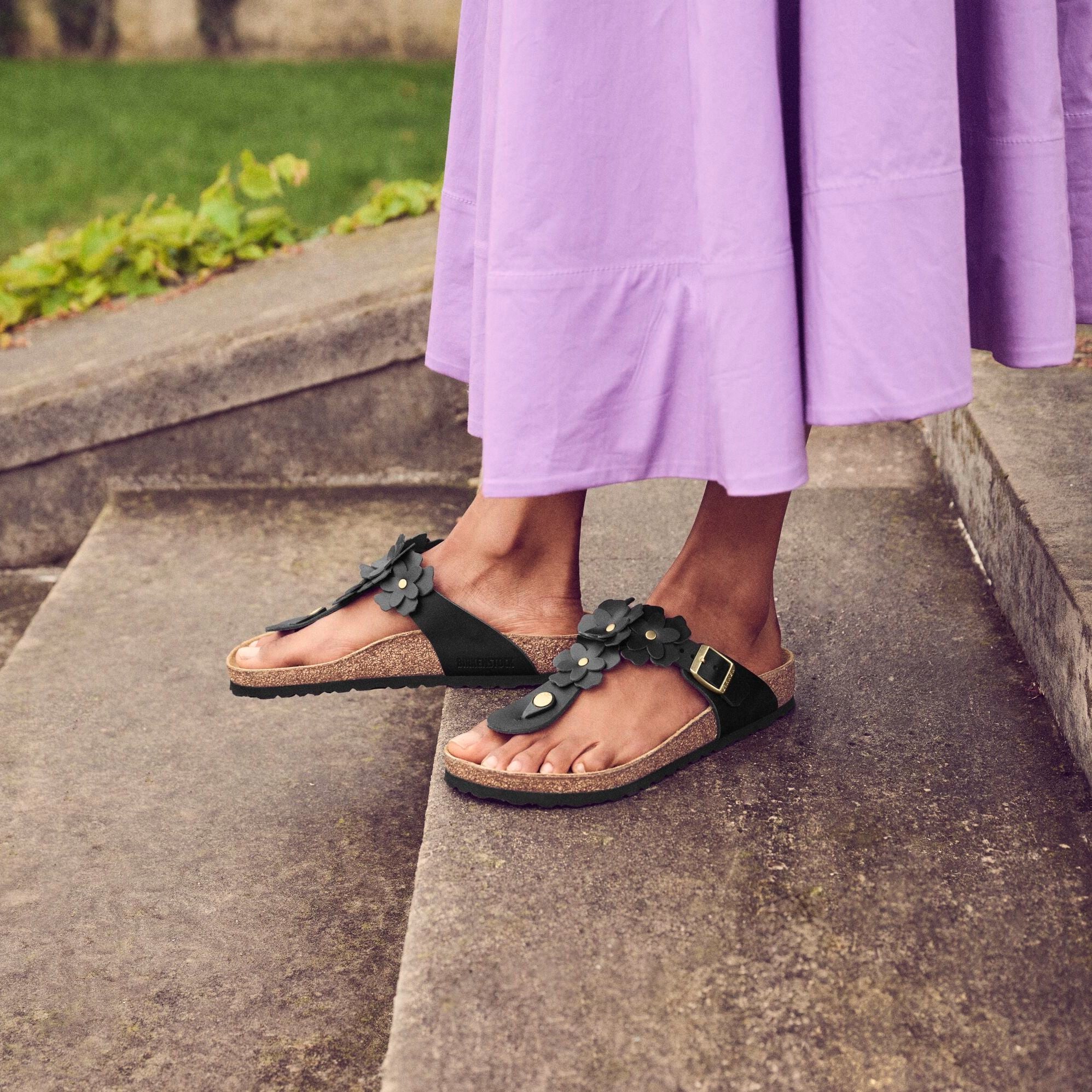 Birkenstock Gizeh Flowers black leather