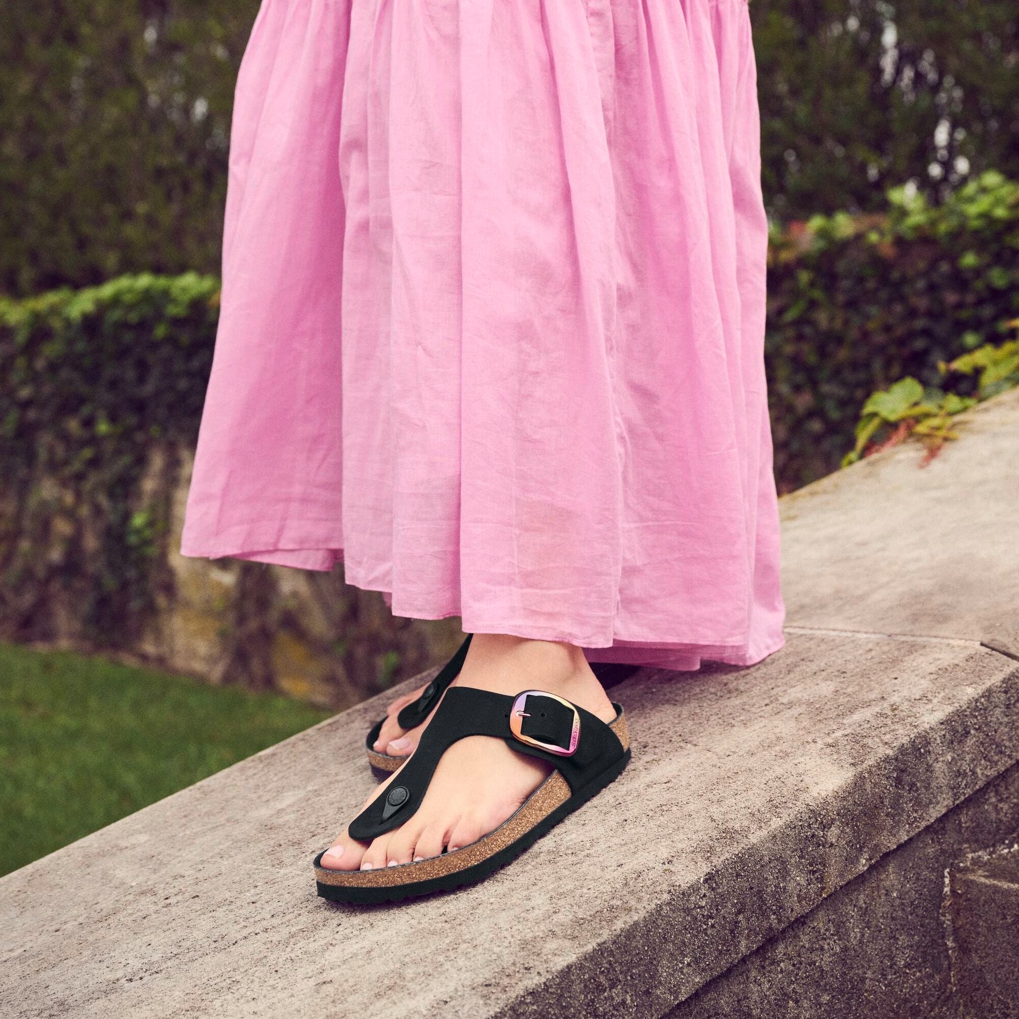 Birkenstock Gizeh Big Buckle iridescent black nubuck