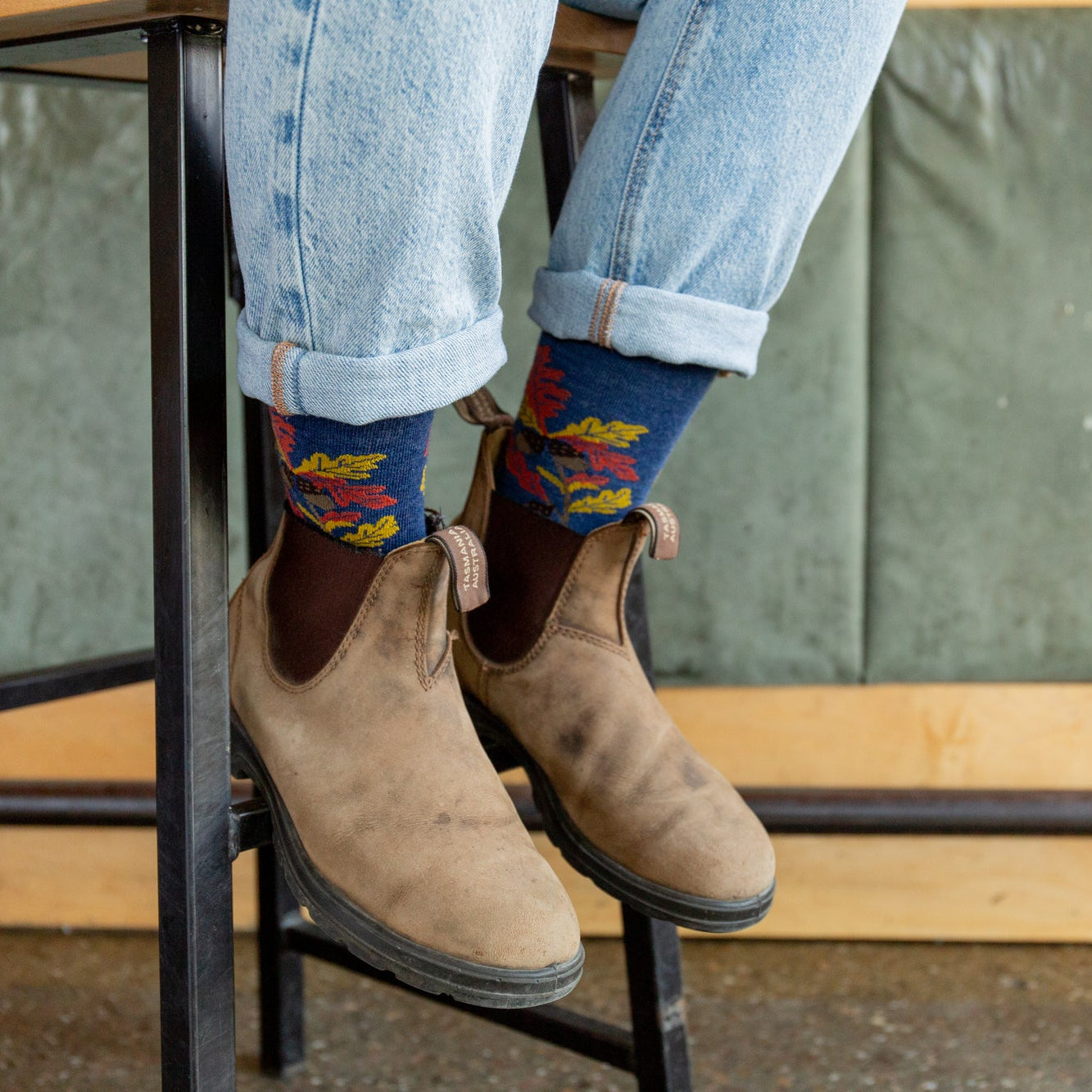 Darn Tough Women's Lifestyle Blossom Crew Lightweight with No Cushion oak denim