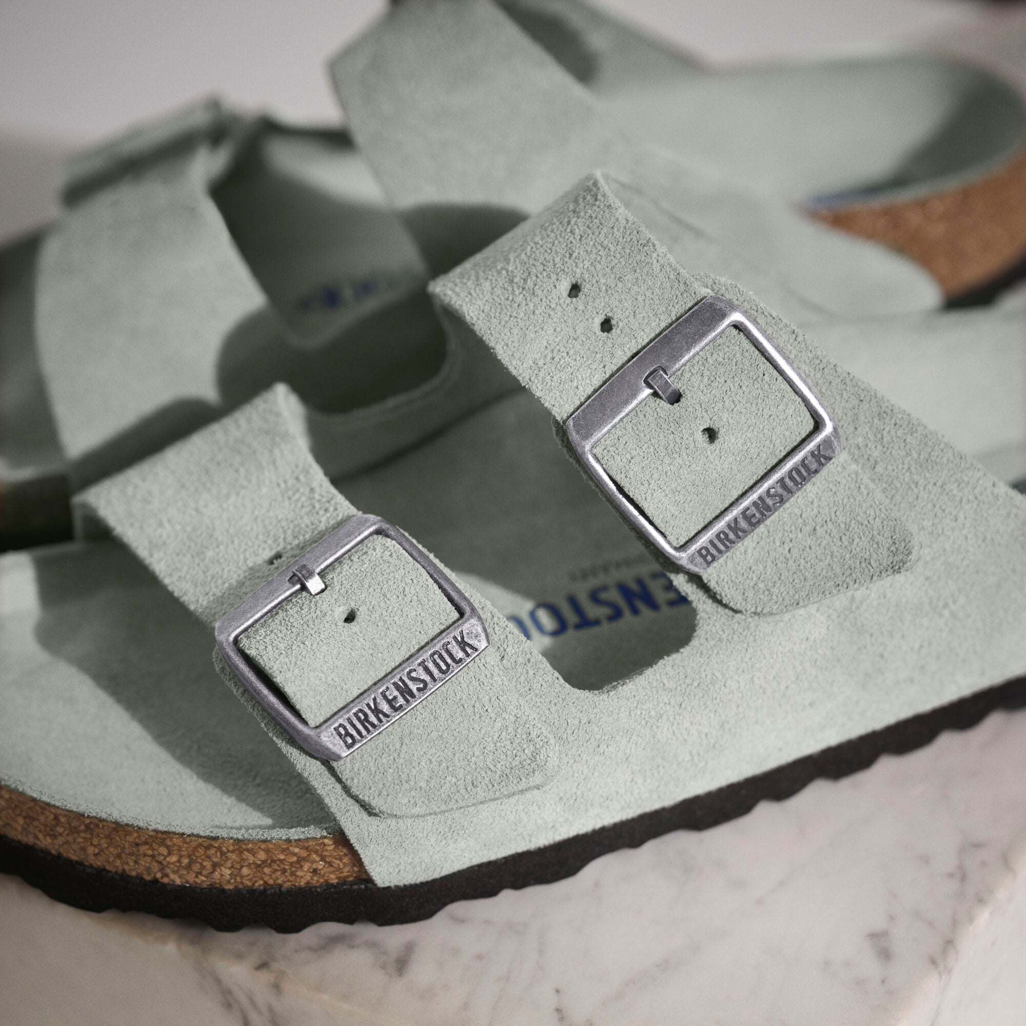 Birkenstock Arizona Soft Footbed pure sage suede tonal