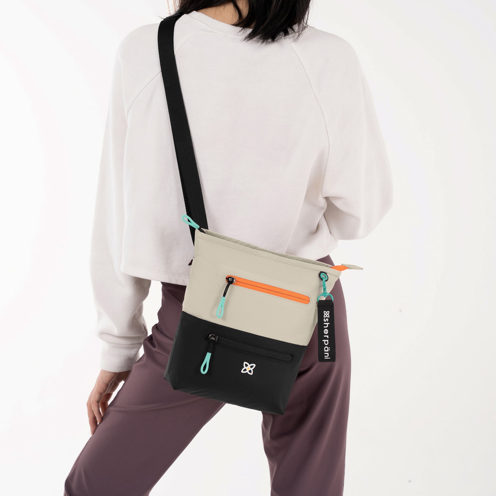 Sherpani Sadie V1 Crossbody bluff