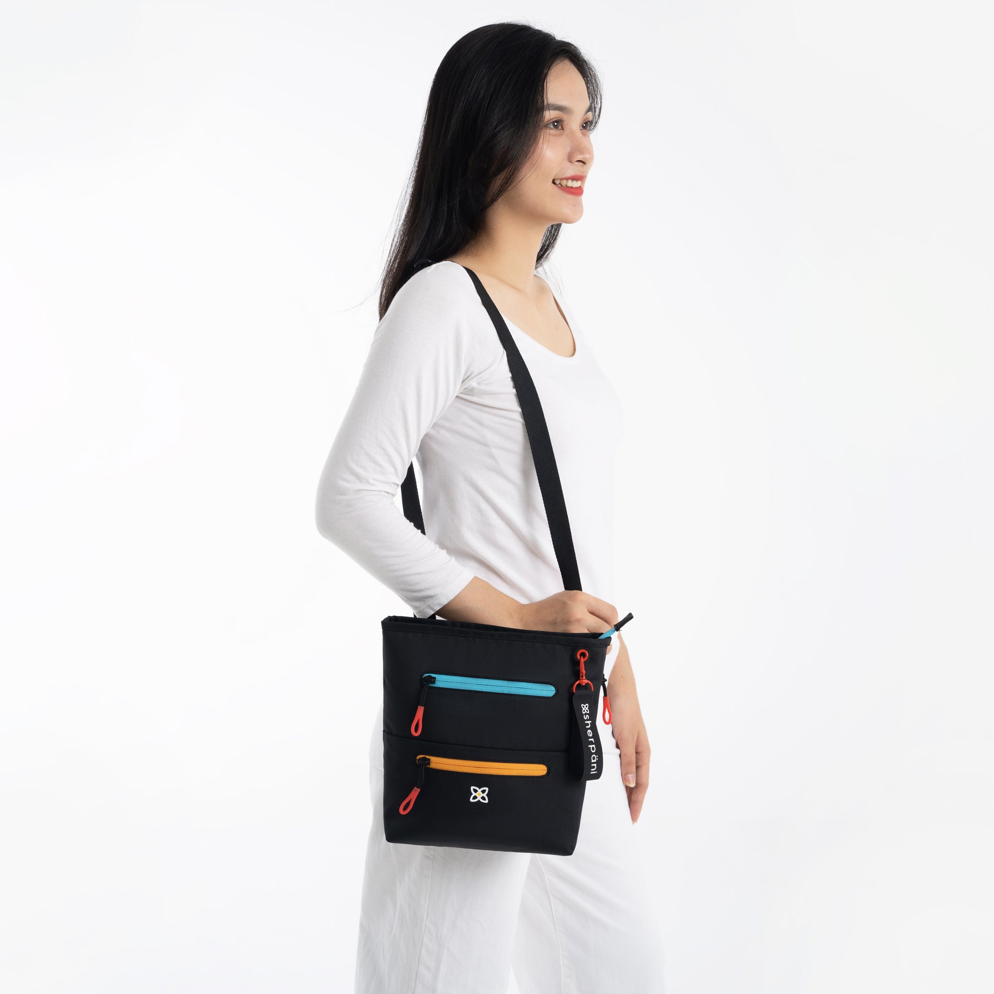 Sherpani Sadie Crossbody chromatic