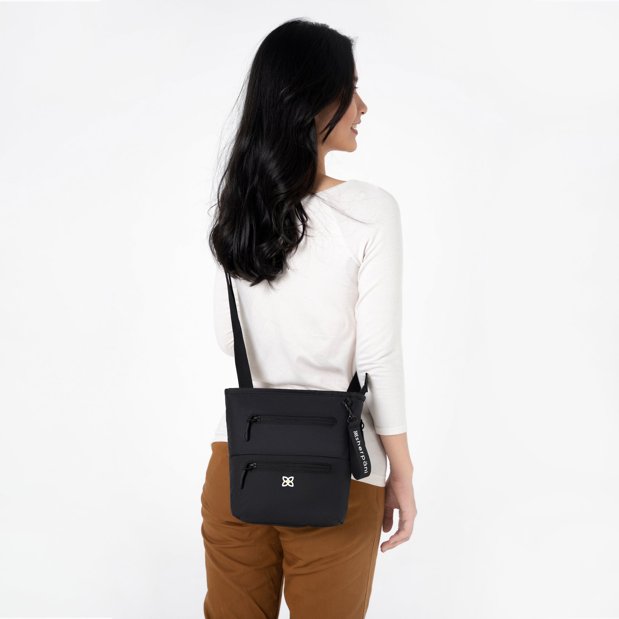 Sherpani Sadie Crossbody raven