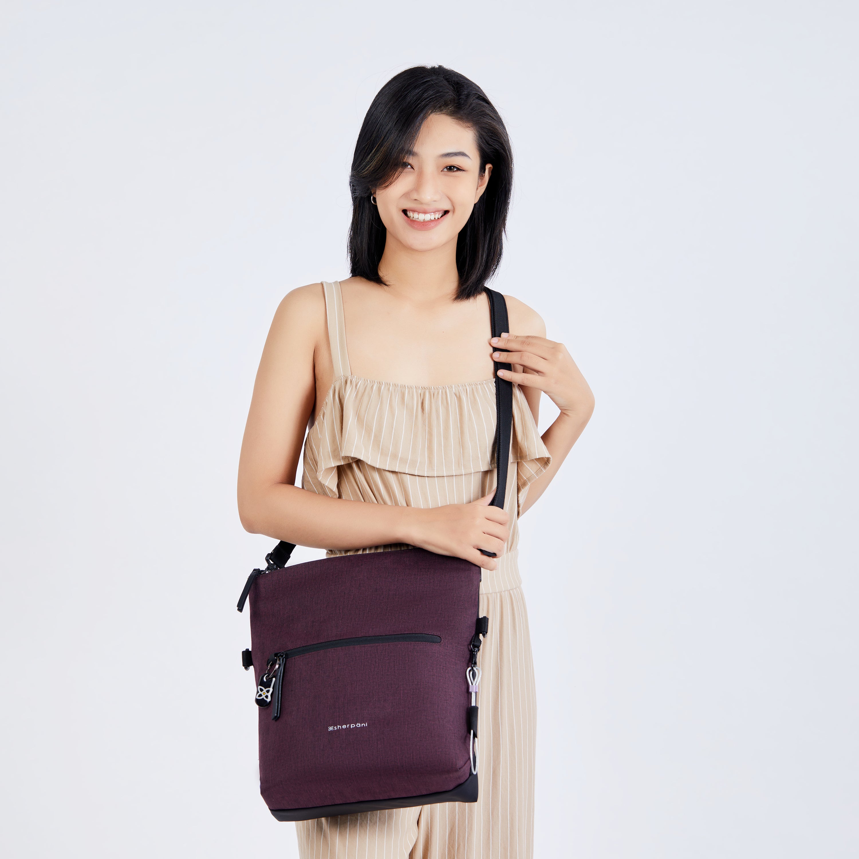 Sherpani Vale AT Convertible Travel Crossbody/ Shoulder Bag merlot