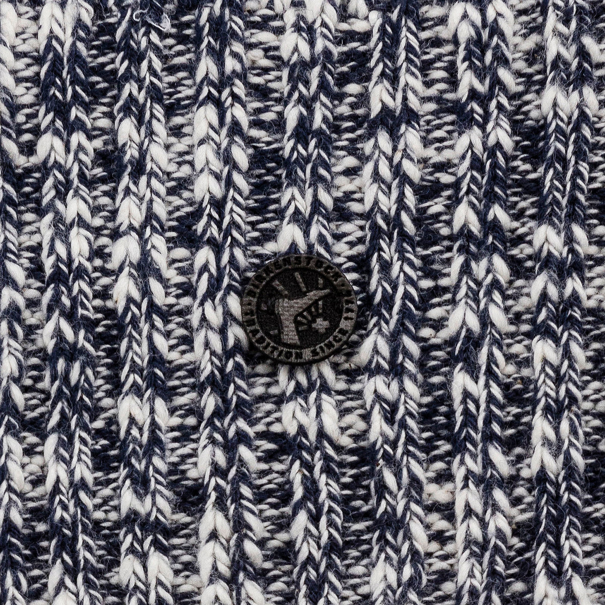 #color_blue/white
