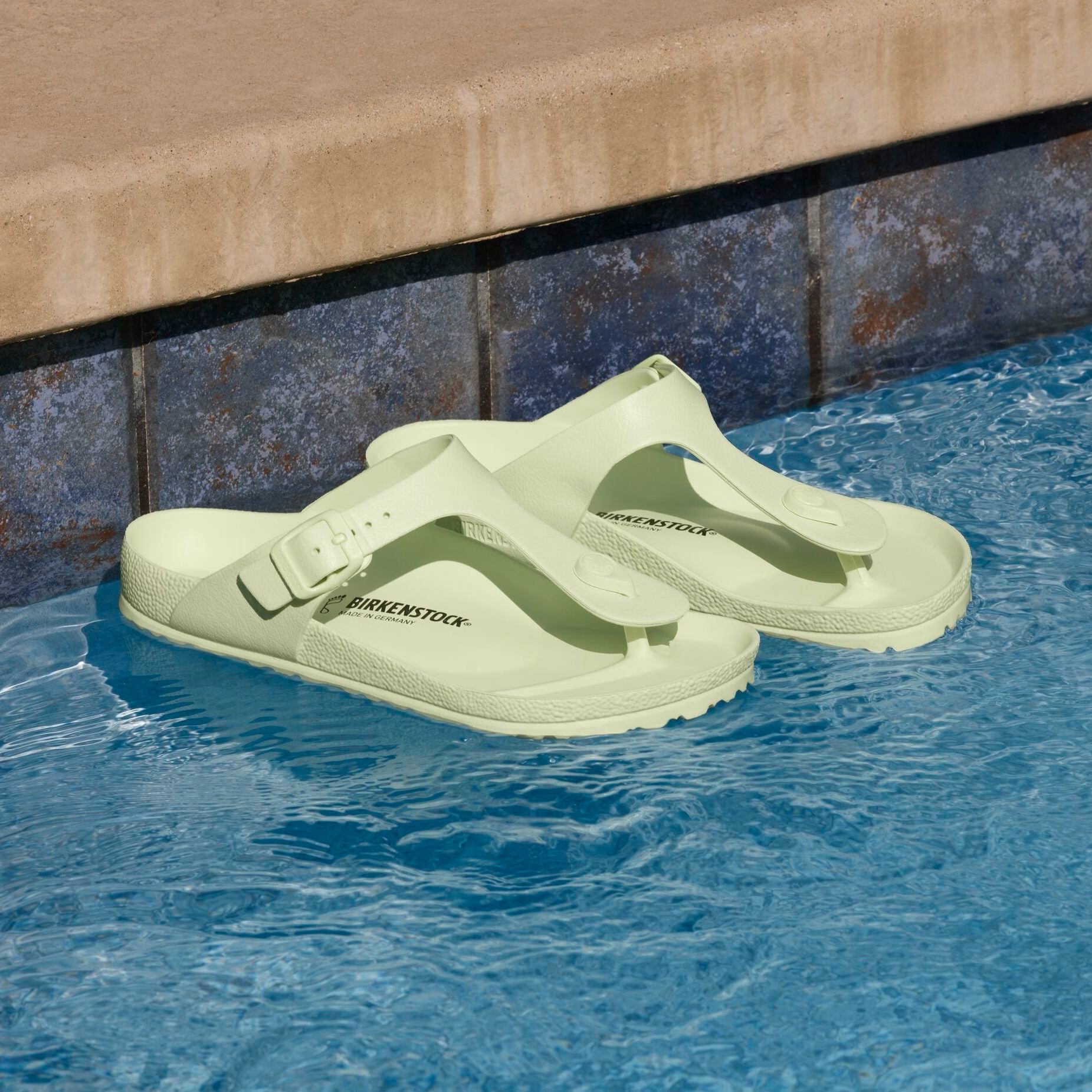 Birkenstock Limited Edition Gizeh EVA faded lime