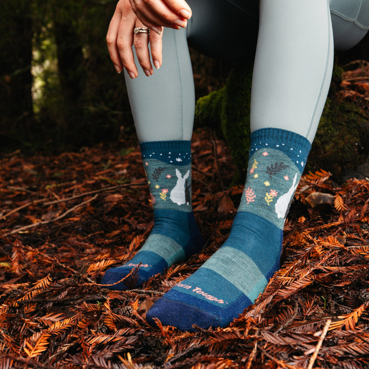 Darn Tough Women's Hiker Critter Club Micro Crew Lightweight with Cushion eclipse