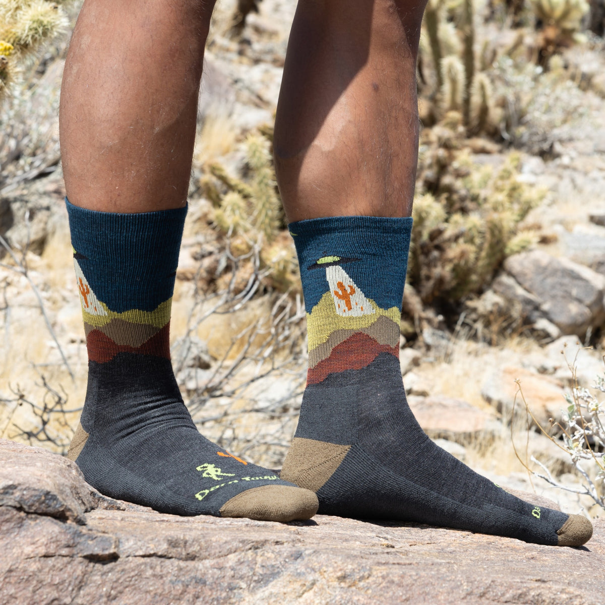 Darn Tough Men's Hiker Spaced Out Micro Crew Lightweight with Cushion charcoal
