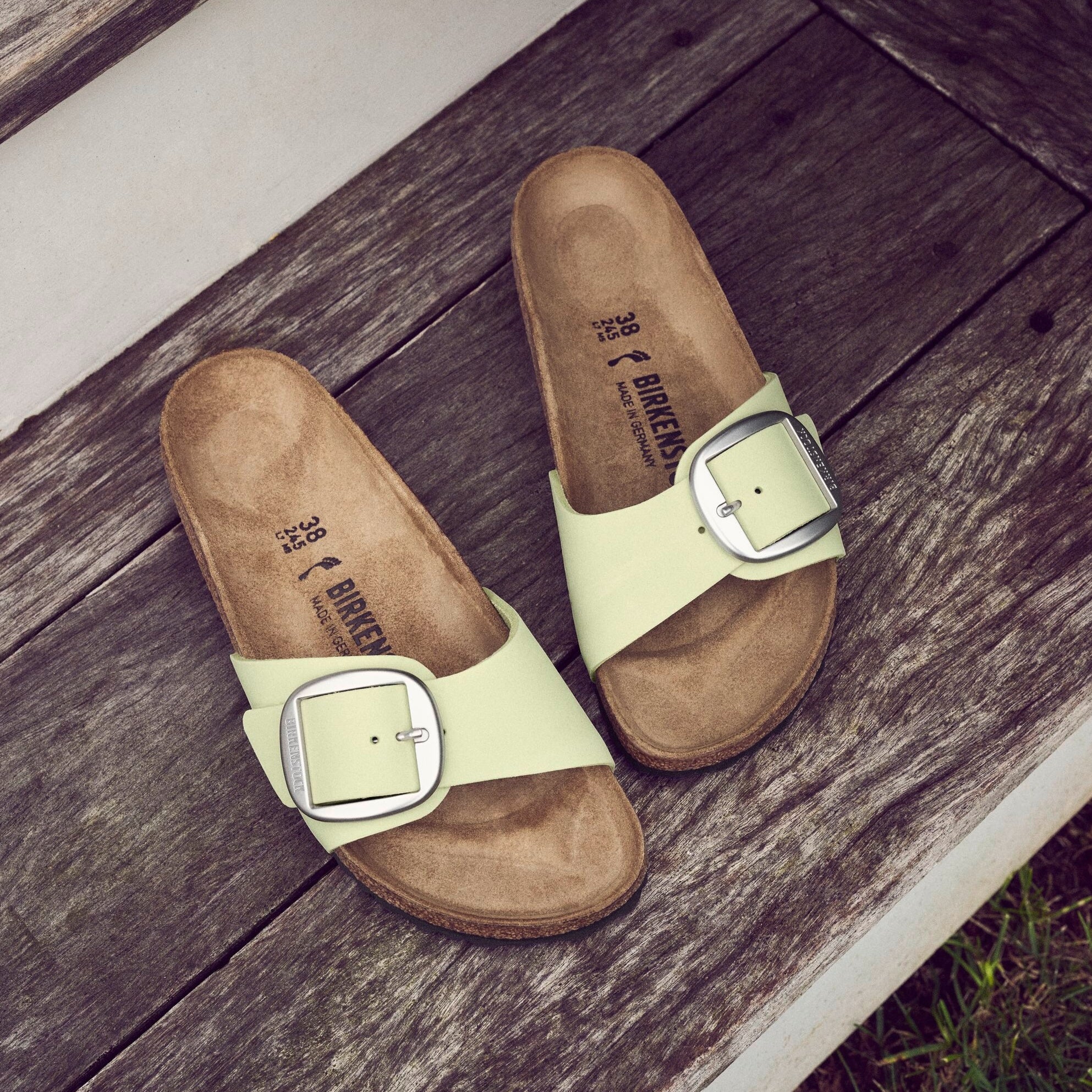 Birkenstock Madrid Big Buckle faded lime nubuck