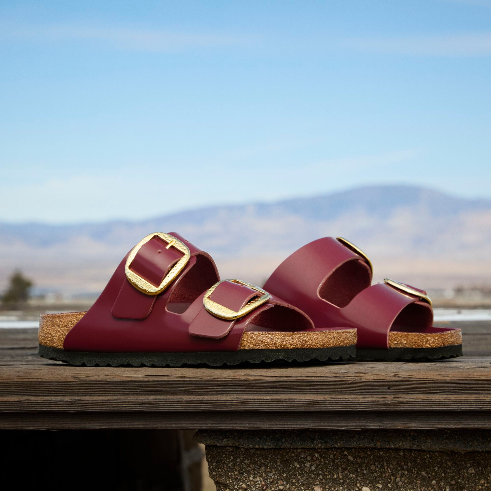 Birkenstock Arizona Hammered Big Buckle high shine zinfandel leather