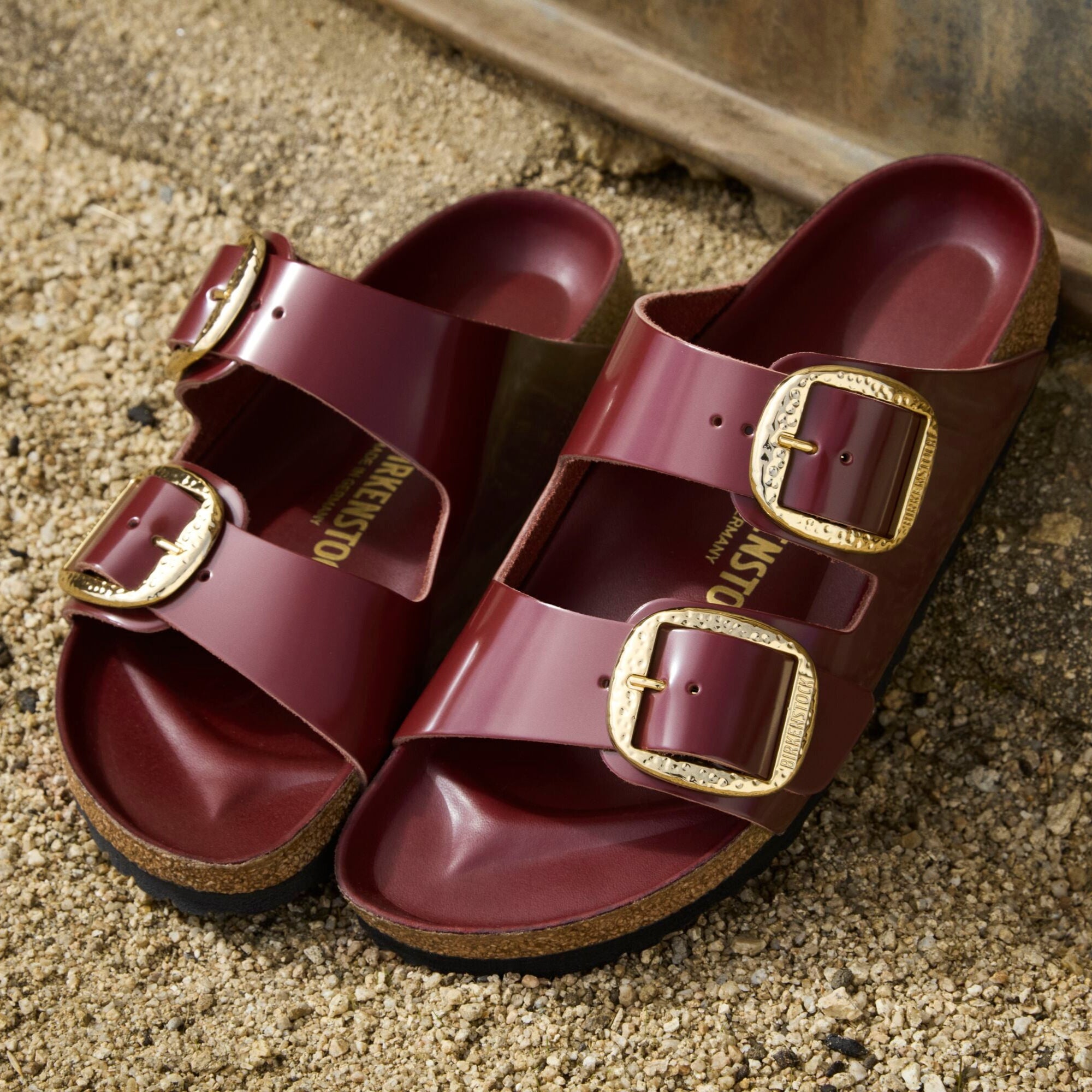 Birkenstock Arizona Hammered Big Buckle high shine zinfandel leather