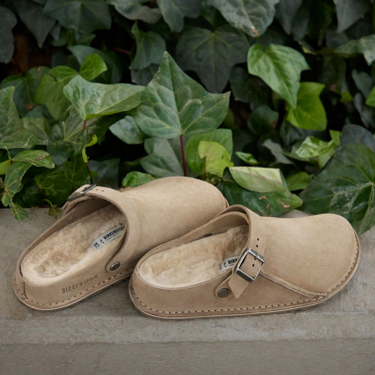 Birkenstock Lutry Shearling Split taupe nubuck/suede sandcastle shearling