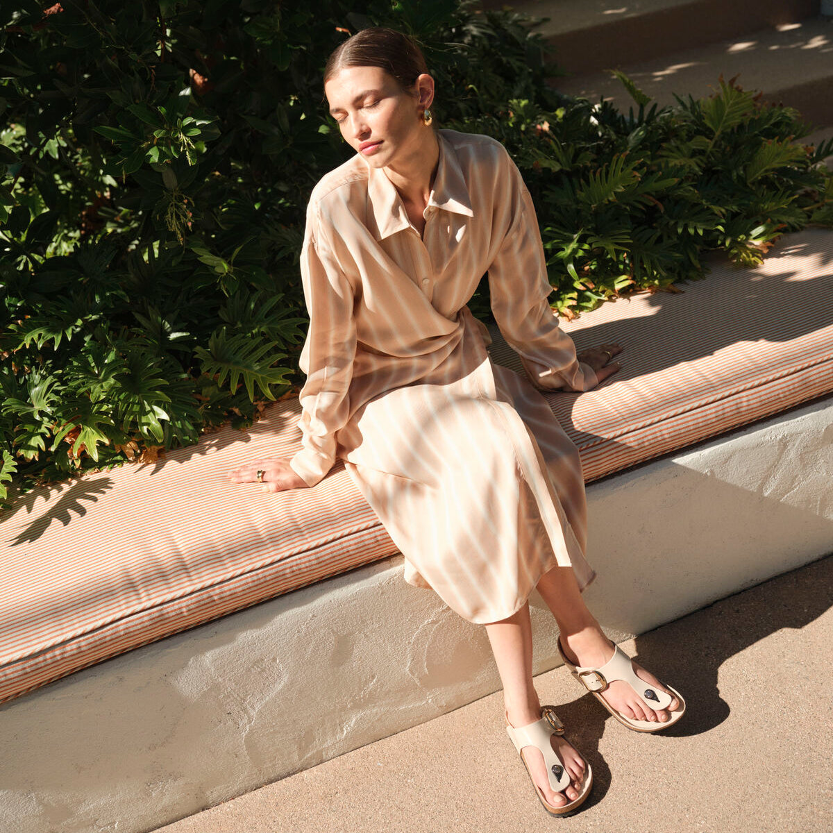 Birkenstock Gizeh Big Buckle oyster high shine leather