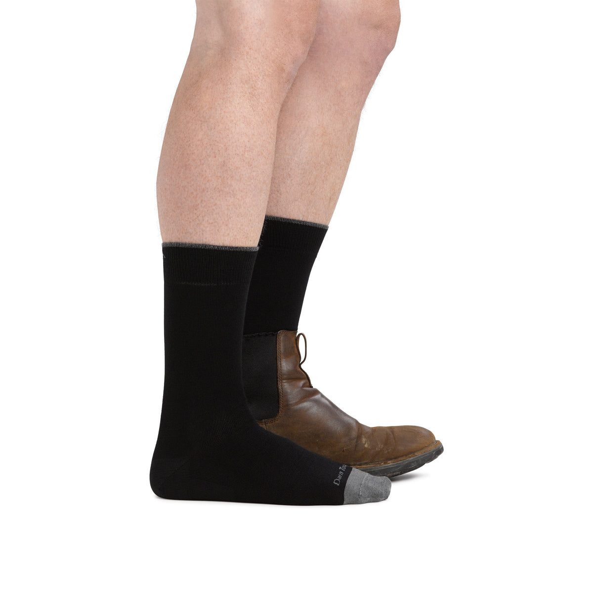 Darn Tough Men's Lifestyle Solid Crew Lightweight with No Cushion solid black