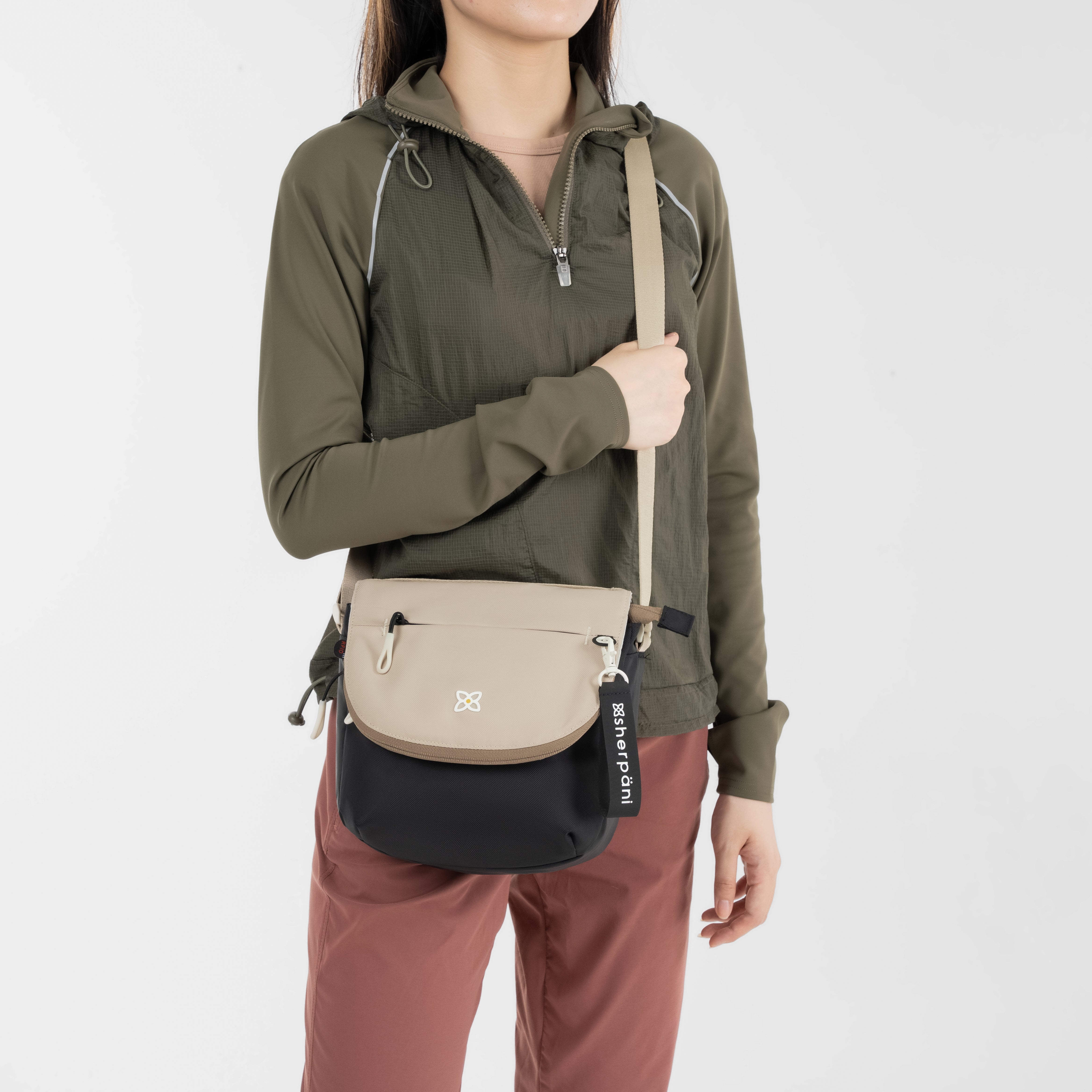 Sherpani Milli Crossbody Shoulder Bag con leche