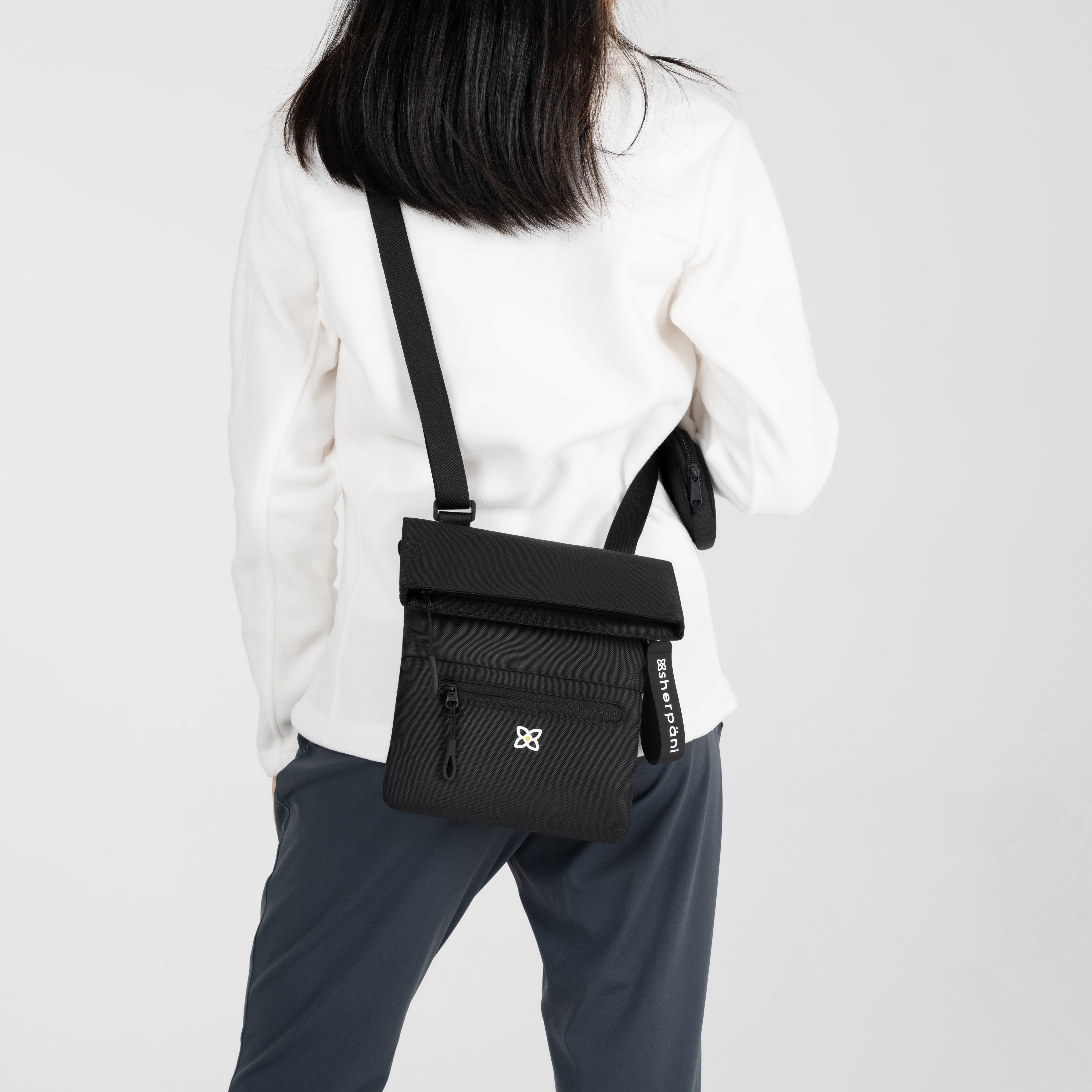 Sherpani Pica Mini Crossbody raven