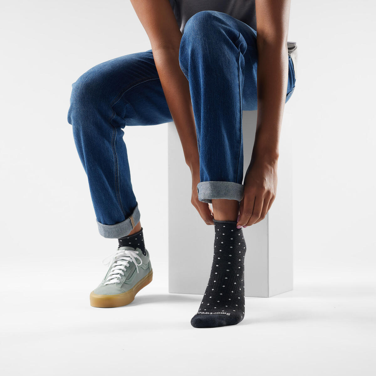 Smartwool Women's Everyday Classic Dot Ankle Socks charcoal