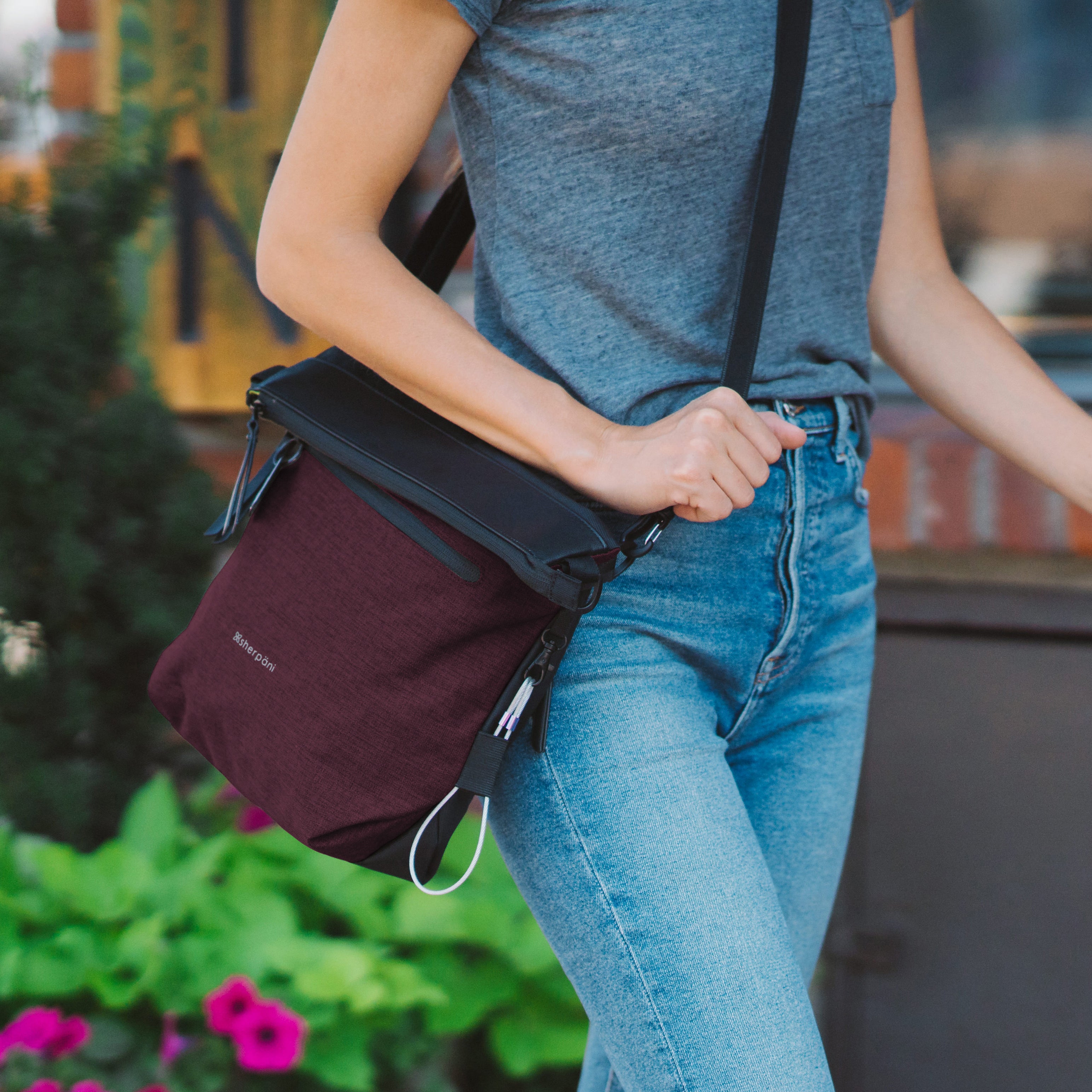 Sherpani Vale AT Convertible Travel Crossbody/ Shoulder Bag merlot Sherpani Vale AT Convertible Travel Crossbody/ Shoulder Bag merlot