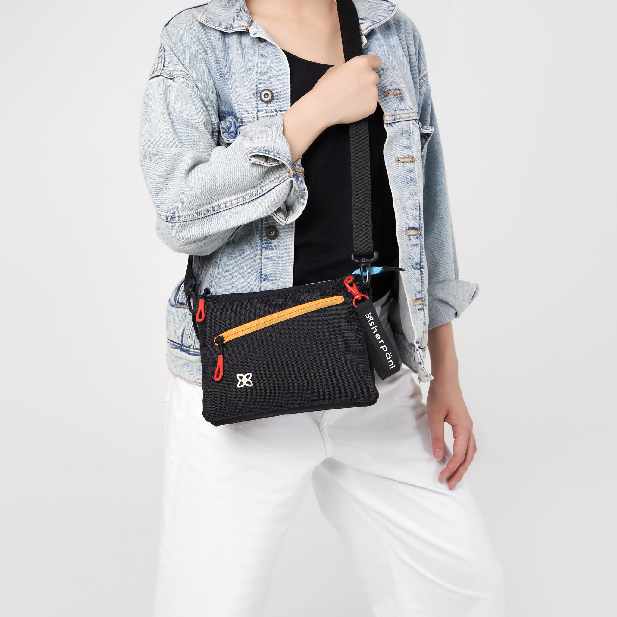 Sherpani Zoom Crossbody chromatic