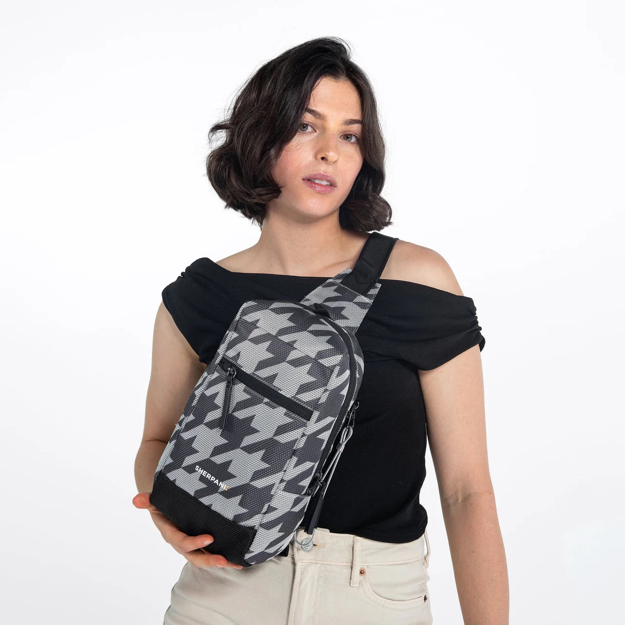 Sherpani Metro AT Convertible Travel Sling houndstooth