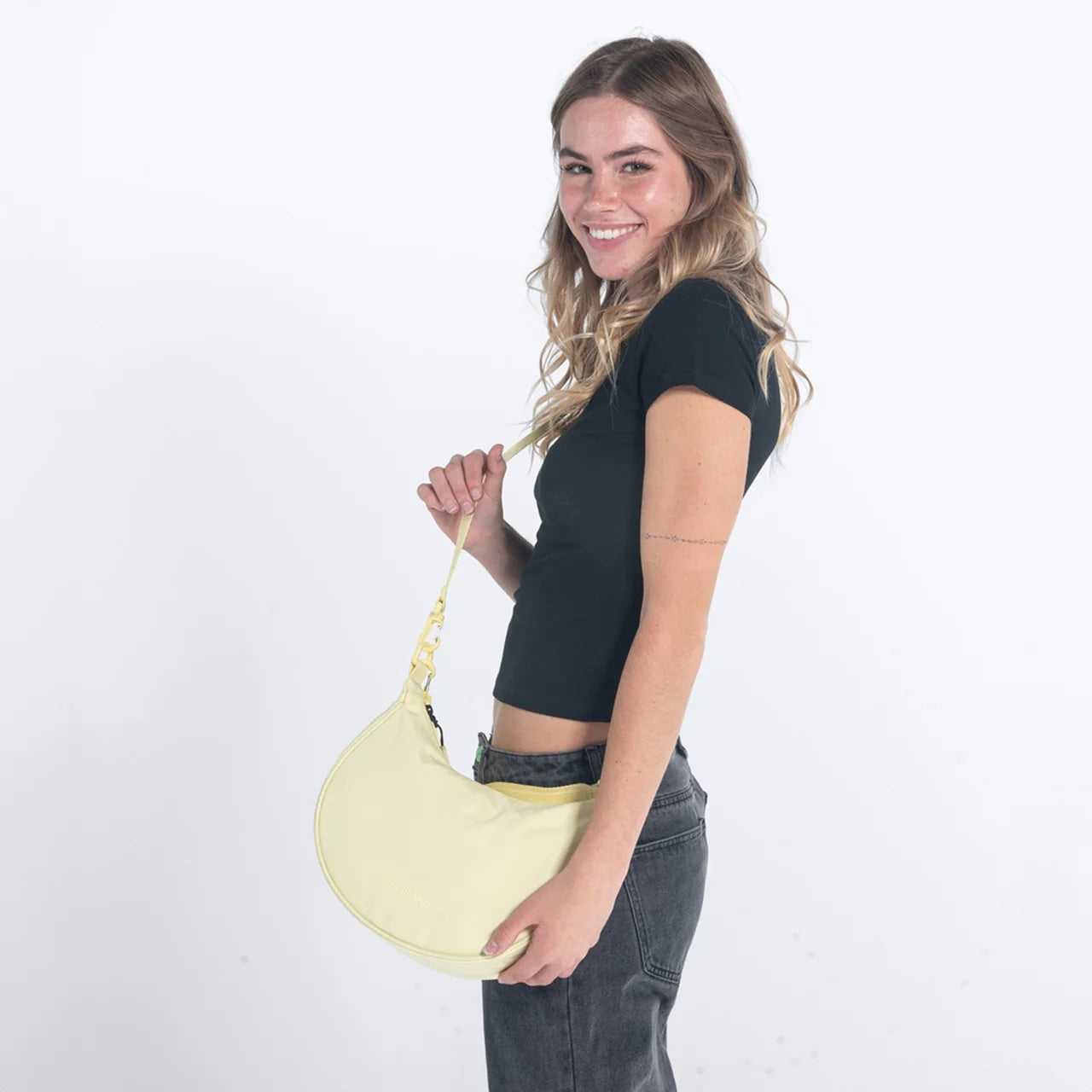 Sherpani Mina Crossbody sol