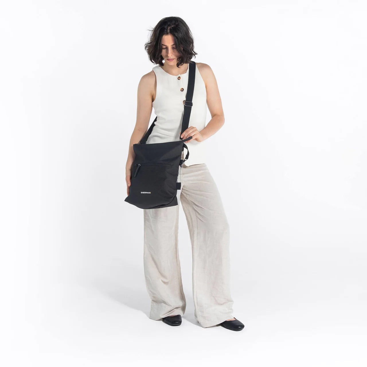 Sherpani Vale AT Reversible Travel Crossbody carbon