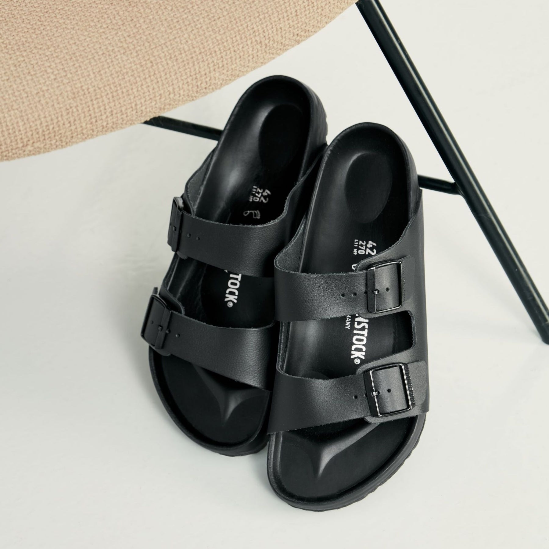 Birkenstock Arizona Black Leather Strap Sandals Size 42 (L11,M9) Slides www.melpoejo.com.br