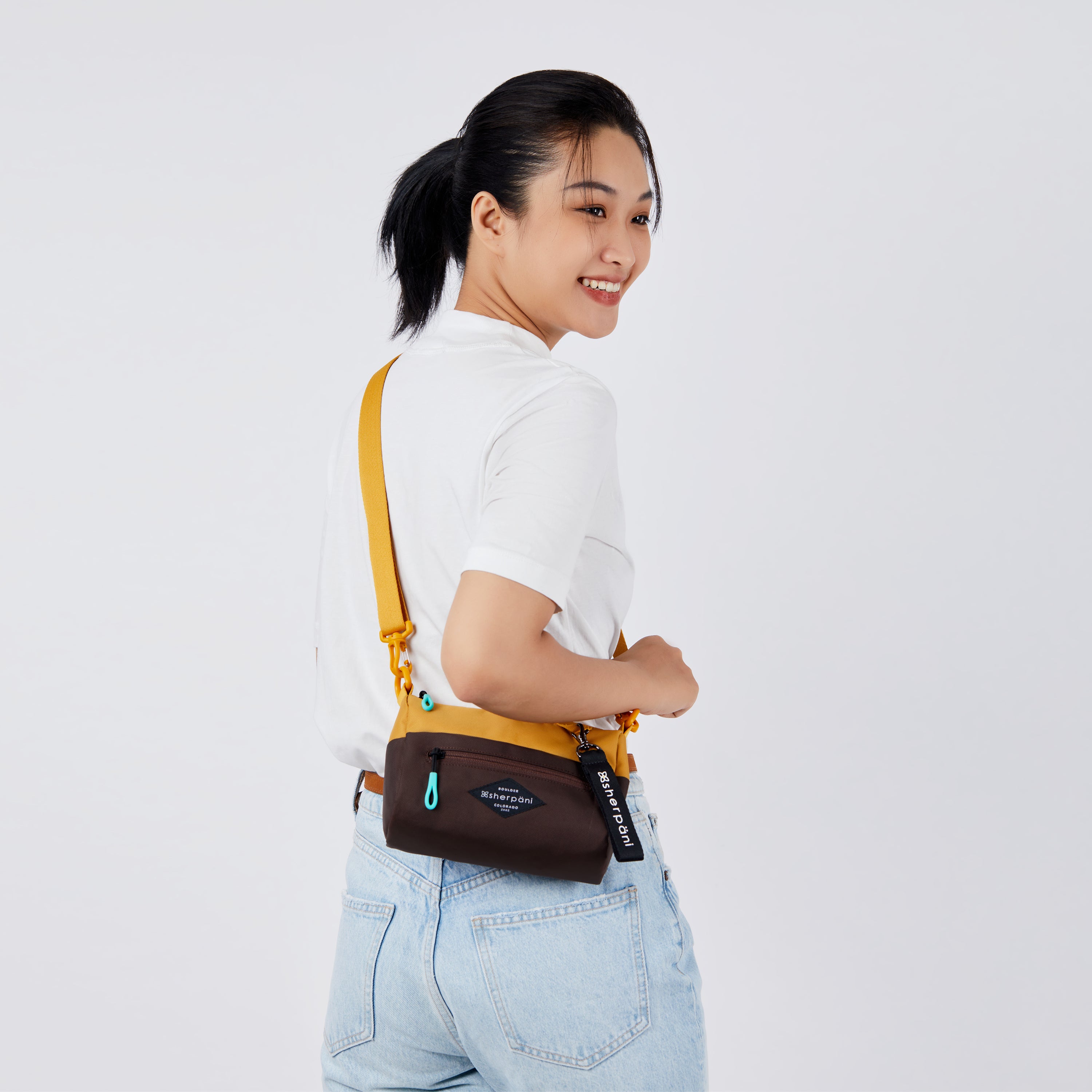 Sherpani fanny outlet pack